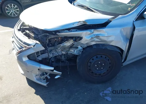 2015 Nissan Altima 2.5/2.5 S/2.5 Sl/2.5 Sv z USA, uszkodzony, nr VIN 1N4AL3AP0FN387904